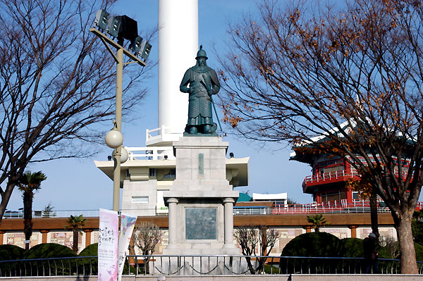 A statue of Admiral Yi Sunsin