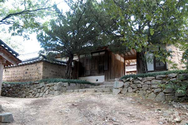 Seobaekdang in Yangdong Folk Village