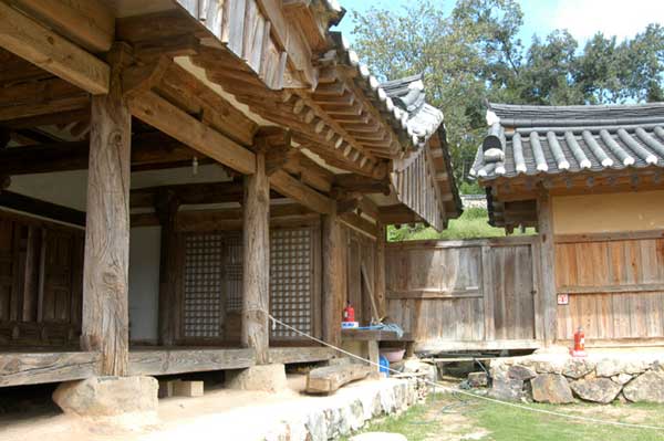 Hyangdan of Yangdong Folk Village in Gyeongju (Treasure No. 412)