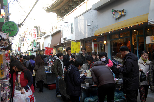 Street of cart bars at the Gukje market