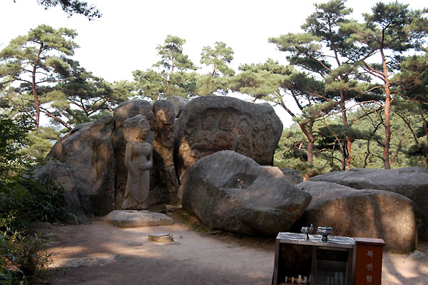 Gyeongju Namsan Tapgok Rock-carved Buddhas