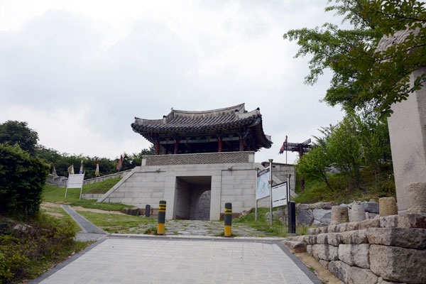 Dongnae-eupseong Fortress